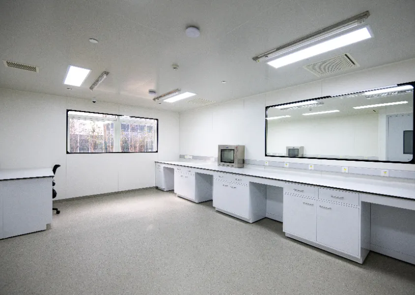 Laboratoires et haute technologie